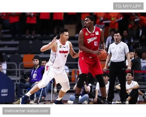 挡拆进攻针对传统中锋策略盛行,迫使防守策略调整 挡拆进攻针对传统中锋策略盛行,迫使防守策略调整